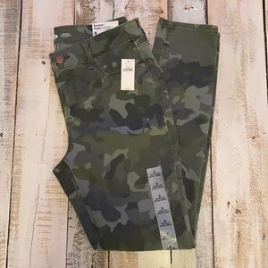 NWT Old Navy Camo Skinny Jeans